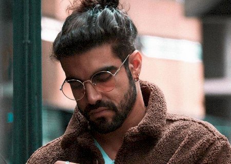 Atendente processa Caio Castro após se sentir humilhado pelo ator