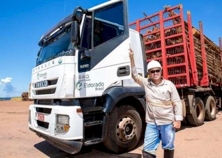 Empresa de celulose abre vagas para motoristas de bitrem e tritrem