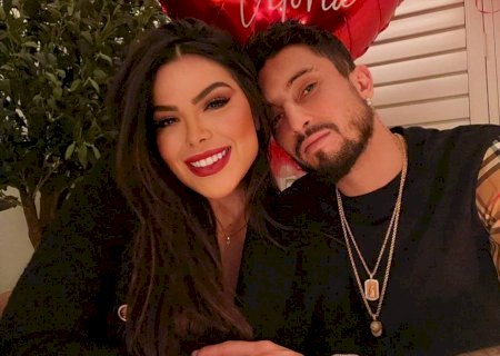 Esposa de Alex Telles chora após lesão tirar o atleta da Copa do Mundo