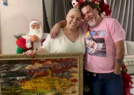Simony recebe visita de ex-Balão Mágico após término de tratamento
