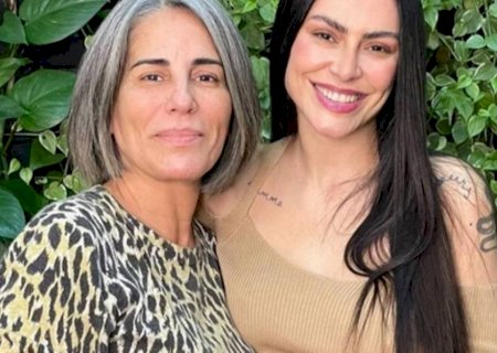 Cleo fala sobre maternidade e Gloria Pires: “Imagina a Gloria vovó”