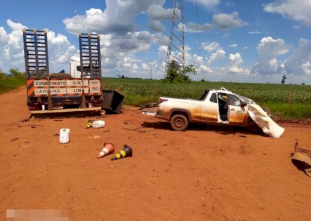 Sem CNH, homem colide veículo em estrada vicinal