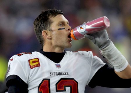 Após divórcio, Tom Brady se irrita ao ser questionado sobre carreira