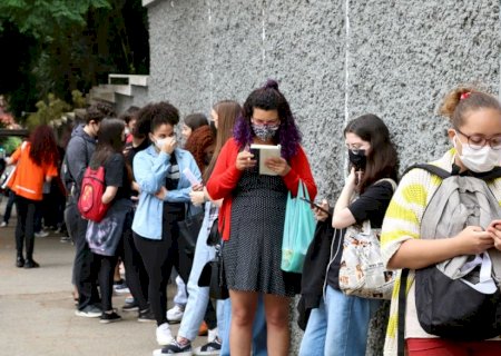 Quase 75 mil inscritos farão provas do Enem PPL e reaplicação do teste