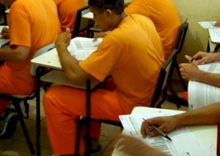 Mais de 1,5 mil presos em MS fazem provas do Enem nos dias 10 e 11
