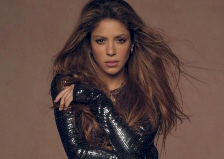 Shakira traz novas críticas a Piqué em nova música com Karol G. Veja
