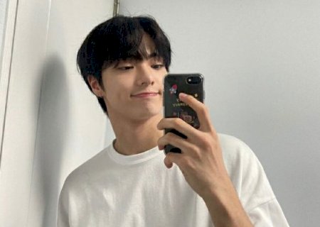 Ídolo de k-pop deixa grupo após denúncia de agressões contra namorada