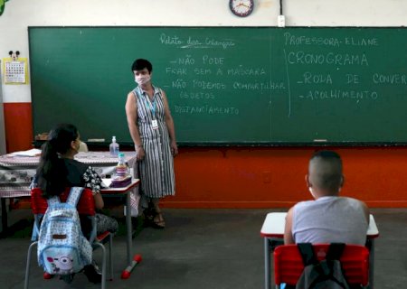 MEC divulga nova tabela para salário educação