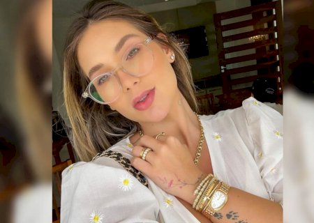 Virgínia tira foto com fãs em shopping após críticas e denúncias