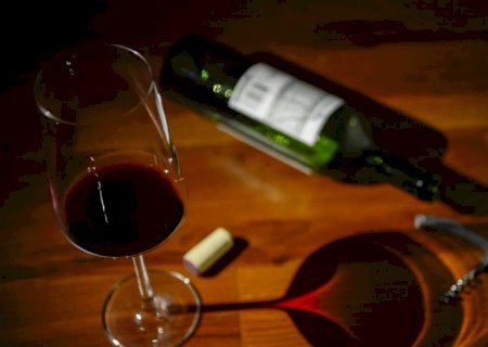 Alcoolismo: especialistas explicam como abordar quem tem dependência