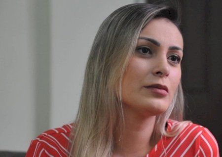 Andressa Urach nega que voltou a se prostituir e ataca o ex-marido