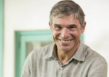 Olivier Anquier atualiza estado de saúde após grave acidente