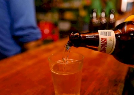 Exagerou na bebida? Confira dicas de especialistas para prevenir e tratar a ressaca no Carnaval