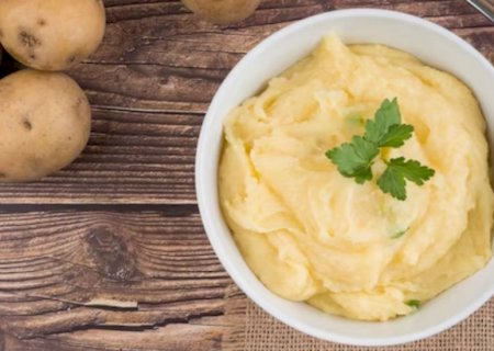 Receita prática de purê de batata supercremoso e sem leite feito no liquidificador