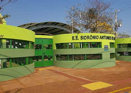 Adolescente é detido pela PM após ser flagrado com faca em escola estadual