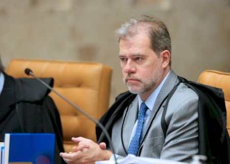 Ministro Dias Toffoli é internado com Covid-19 em Brasília