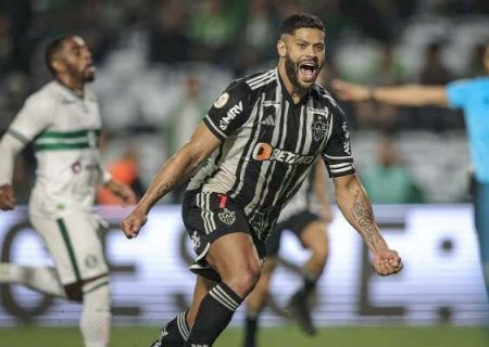 De virada, Atlético-MG vence Coritiba e se mantém no G4 no Brasileirão