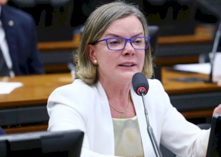 Se for preciso iremos ao STF contra esvaziamento das pastas de Marina e Guajajara, diz Gleisi