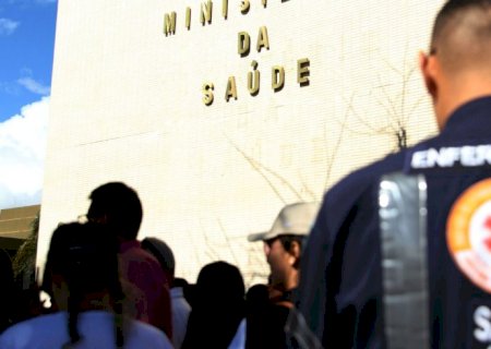 Ministério prevê pagamento do piso da enfermagem a partir de agosto