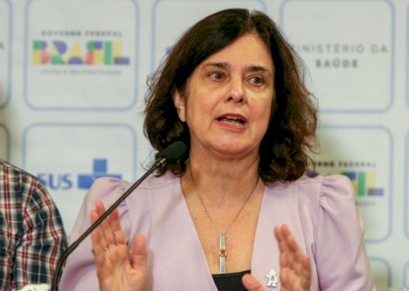 Ministra anuncia atualização da vacina contra pólio a partir de 2024