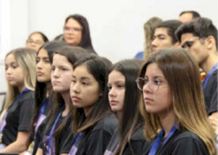 Alunos da rede pública poderão concorrer a uma bolsa