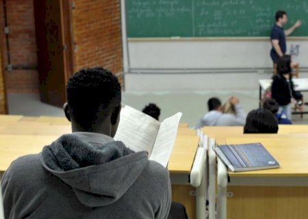 Brasil investe menos em educação que países da OCDE