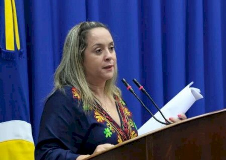 Justi&ccedil;a aceita den&uacute;ncia e deputada se torna r&eacute; por amea&ccedil;ar funcion&aacute;ria