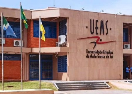 Uems abre vagas em 43 cursos para transfer&ecirc;ncia externa