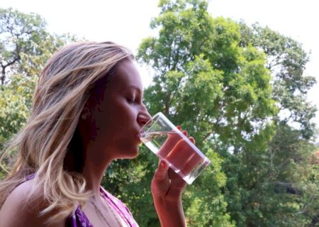 Não espere a sede apertar: beber água e alimentação leve ajudam a encarar o calorão em MS