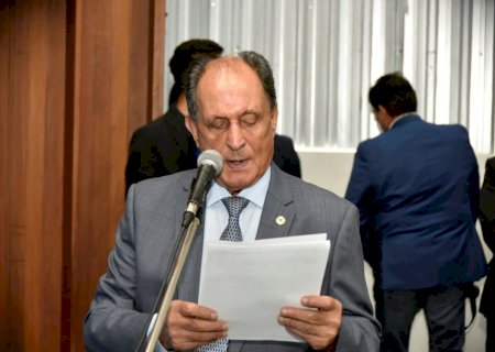 Produtores de leite de Angélica recebem apoio de Zé Teixeira