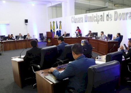 Câmara de Dourados vota aumento no número de vereadores e custeio do município na taxa de lixo