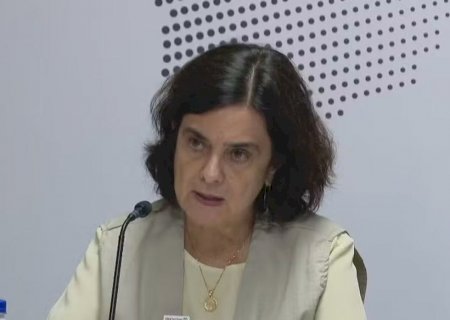 Ministra sinaliza ampliar vacina da dengue, mas nega epidemia