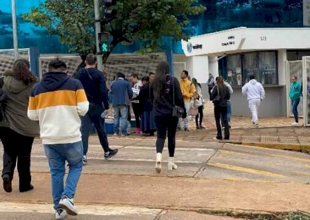 Frio n&atilde;o assusta candidatos que sonham com vaga no concurso da Caixa Econ&ocirc;mica