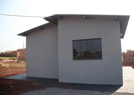 Prefeitura entrega a primeira de 122 casas de projeto social em Dourados