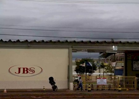 Frigorífico abre 60 vagas de primeiro emprego em Dourados