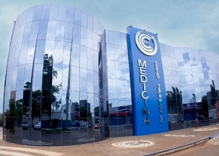 Diretores do Ministério da Educação do Paraguai elogiam a infraestrutura da UCP