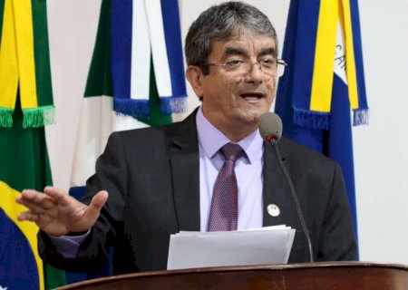 Sancionada lei de Juscelino que proíbe 'linguagem neutra' em escolas públicas e privadas de Dourados