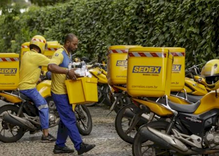 Correios anunciam PDV e concurso para contratar 3,2 mil carteiros