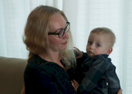Com doença genética rara, bebê de 1 ano luta na justiça por remédio mais caro do mundo