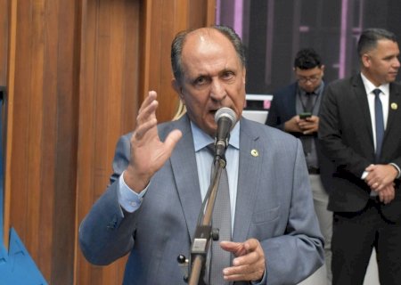 Zé Teixeira trabalha para concluir obras inacabadas em Jardim