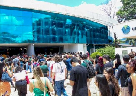 Estudantes que participaram do Enem ter&atilde;o R$ 200 extra no P&eacute;-de-Meia