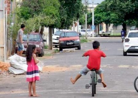 Alunos dizem estar preparados para deixar celular longe da escola em 2025