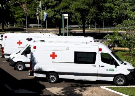 Ambulâncias, caminhonetes e Vacimóvel: 114 novos veículos para atender à saúde em MS