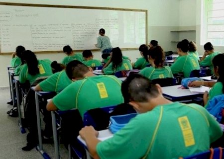 Estado divulga lista de professores cadastrados no AJA