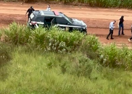 Polícia usa helicóptero para prender homem que matou esposa na frente do filho