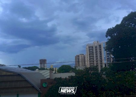Em meio a nova onda de calor, Dourados entra em alerta para chuvas intensas