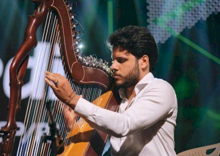 Em programa de TV, músico douradense levará o som da harpa para o Brasil