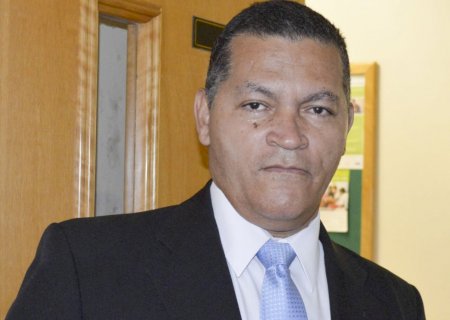 Pais, eduquem! Senão, a escola doutrina!