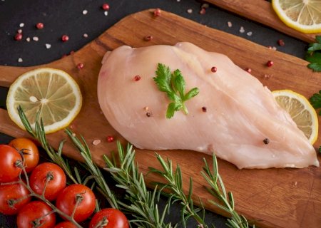 Exportações de carne de frango crescem 18% em volume e 23% em faturamento