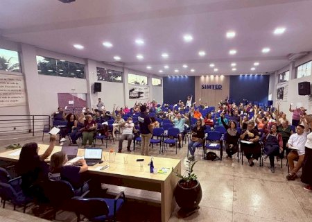 Professores de Dourados aprovam paralisação de um dia em defesa da educação pública